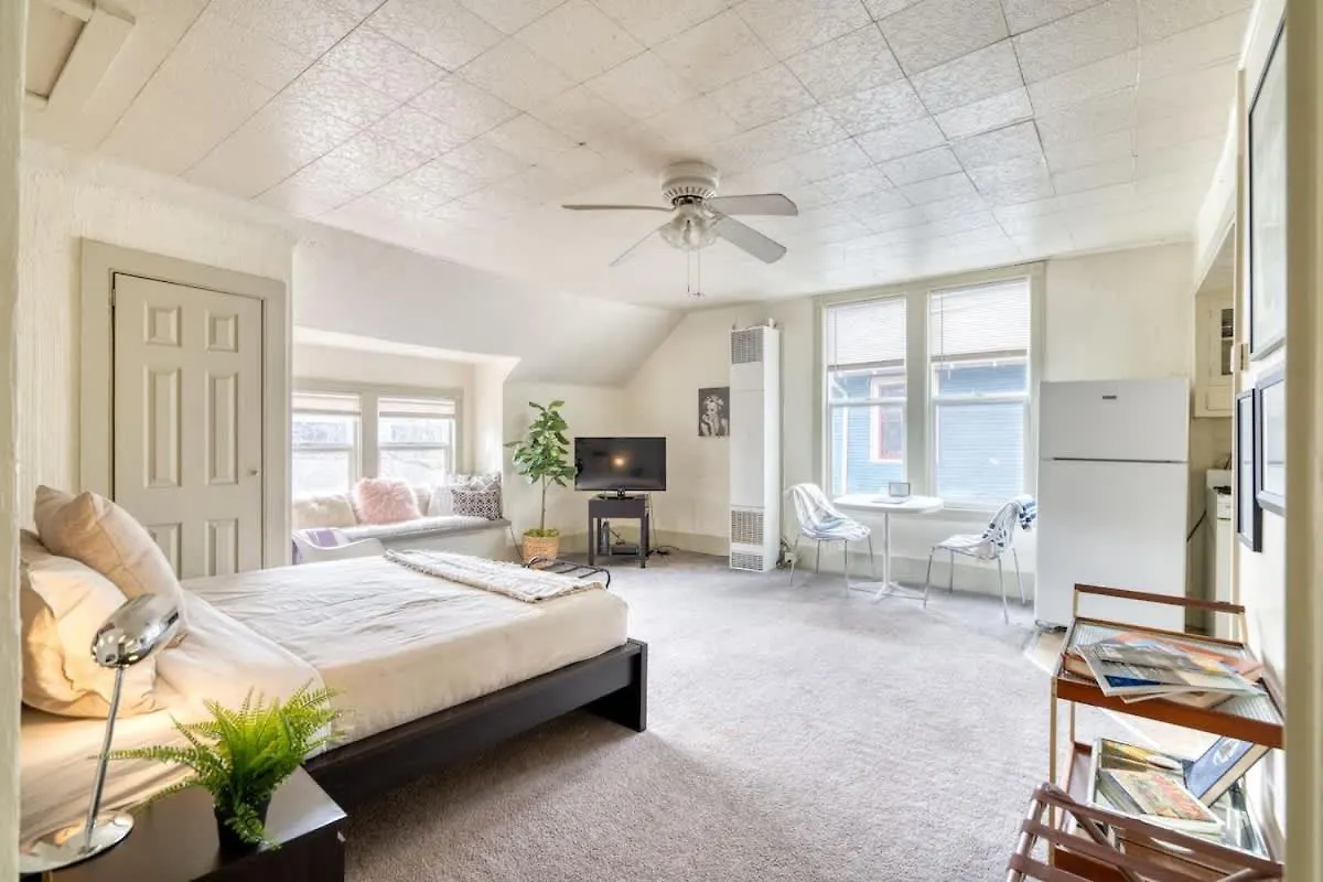 Stay Portland - Sun-Filled Buckman Studio! Apartment